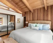 Luxe Designer Oceanfront, Courtyard, Dog-Friendly