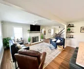 Modern home just 10 mins to Notre Dame (18384)