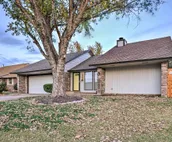 Home w/ Screened Porch ~ 10 Miles to Dtwn OKC!