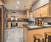 Home w/ Screened Porch ~ 10 Miles to Dtwn OKC!