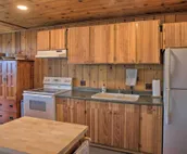 Charming Lakefront Cabin w/ Deck & Fire Pit!