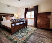 Premium Views of Mount Rushmore! Lodge in Keystone, sleeps 14 with HOT TUB
