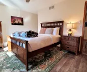 Premium Views of Mount Rushmore! Lodge in Keystone, sleeps 14 with HOT TUB