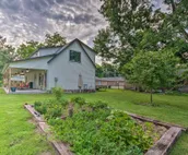 Spacious Apt Overlooking AR River: Near Dtwn!