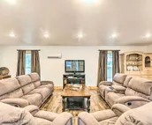 Spacious Apt Overlooking AR River: Near Dtwn!