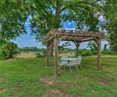 Spacious Apt Overlooking AR River: Near Dtwn!
