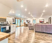 Spacious Apt Overlooking AR River: Near Dtwn!