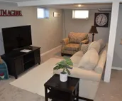 Quiet home in the heart of town, close to Airport and Interstate