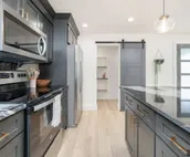 Mid Century Modern + 5min to Downtown + Walk to River + Hot Tub + Dog Friendly