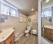 Cozy Kansas City Home w/ Yard - 9 Mi to Dtwn!