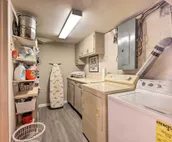 Cozy Kansas City Home w/ Yard - 9 Mi to Dtwn!