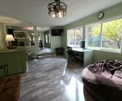 Creekside Retreat Minutes From Hot Springs