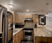 Suite Rock near glacier and Auke Bay harbor -DISCOUNTS ON TOURS!