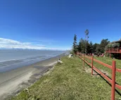 Cozy Quarters, Breathtaking Views overlooking the Cook Inlet.