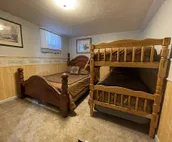 Cozy Quarters, Breathtaking Views overlooking the Cook Inlet.