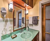 Unique Kansas City Apartment ~ 3 Mi to Downtown!
