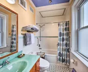 Unique Kansas City Apartment ~ 3 Mi to Downtown!