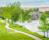 ❤Hunters, Fisherman, Couples Retreat.  It's Fall at Thermopolis River Walk Home