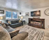 Inviting Juneau Home - Walk to Glacier Trails