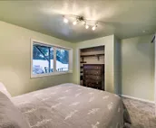 Inviting Juneau Home - Walk to Glacier Trails