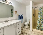Inviting Juneau Home - Walk to Glacier Trails