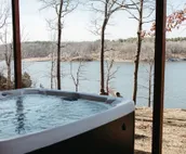 Hot Tub | 4 Kayaks | Swim Mat | Great Swimming!