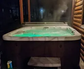 Hot Tub | 4 Kayaks | Swim Mat | Great Swimming!