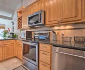 Epic Mammoth Lakes Getaway w/ Shared Pool, Hot Tub