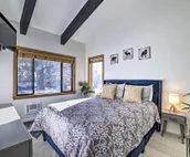 Epic Mammoth Lakes Getaway w/ Shared Pool, Hot Tub