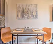 Edmond Oasis w/ Rooftop Lounge: Walk to Dtwn!