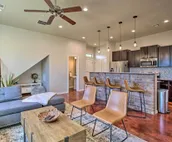 Edmond Oasis w/ Rooftop Lounge: Walk to Dtwn!