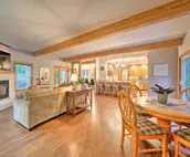 Woodinville Home w/ Furnished Deck & Fire Pit