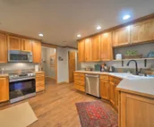 Woodinville Home w/ Furnished Deck & Fire Pit