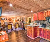 Quiet, Historic Manor: Located in Ghost Town!