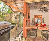 Quiet, Historic Manor: Located in Ghost Town!