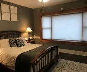 Pet Friendly cute, clean home in proximity to Fort Wayne and major highways