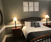 Pet Friendly cute, clean home in proximity to Fort Wayne and major highways