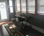 Pet Friendly cute, clean home in proximity to Fort Wayne and major highways