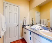 Dog-friendly golf getaway by the beach with private pool, hot tub & deck