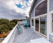 Dog-friendly golf getaway by the beach with private pool, hot tub & deck
