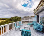 Dog-friendly golf getaway by the beach with private pool, hot tub & deck