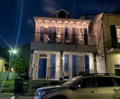 Behind Frenchmen St, 1 block to French Quarter Marigny Spacious King Bed Condo