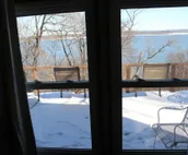 Lake View cottage, secluded, quiet, total remodel, 3 king beds