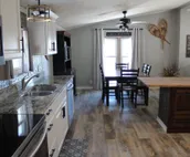 Lake View cottage, secluded, quiet, total remodel, 3 king beds