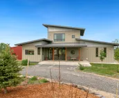Spectacular Home in Peaceful Area – Vineyard Views
