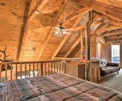 Whitewood Cabin: Deck, Gas Grill & Hot Tub!