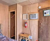 Whitewood Cabin: Deck, Gas Grill & Hot Tub!