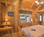 Whitewood Cabin: Deck, Gas Grill & Hot Tub!