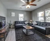 Beautiful Downtown modern 1 BR. 1 BA Washer+ Dryer