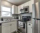 Beautiful Downtown modern 1 BR. 1 BA Washer+ Dryer